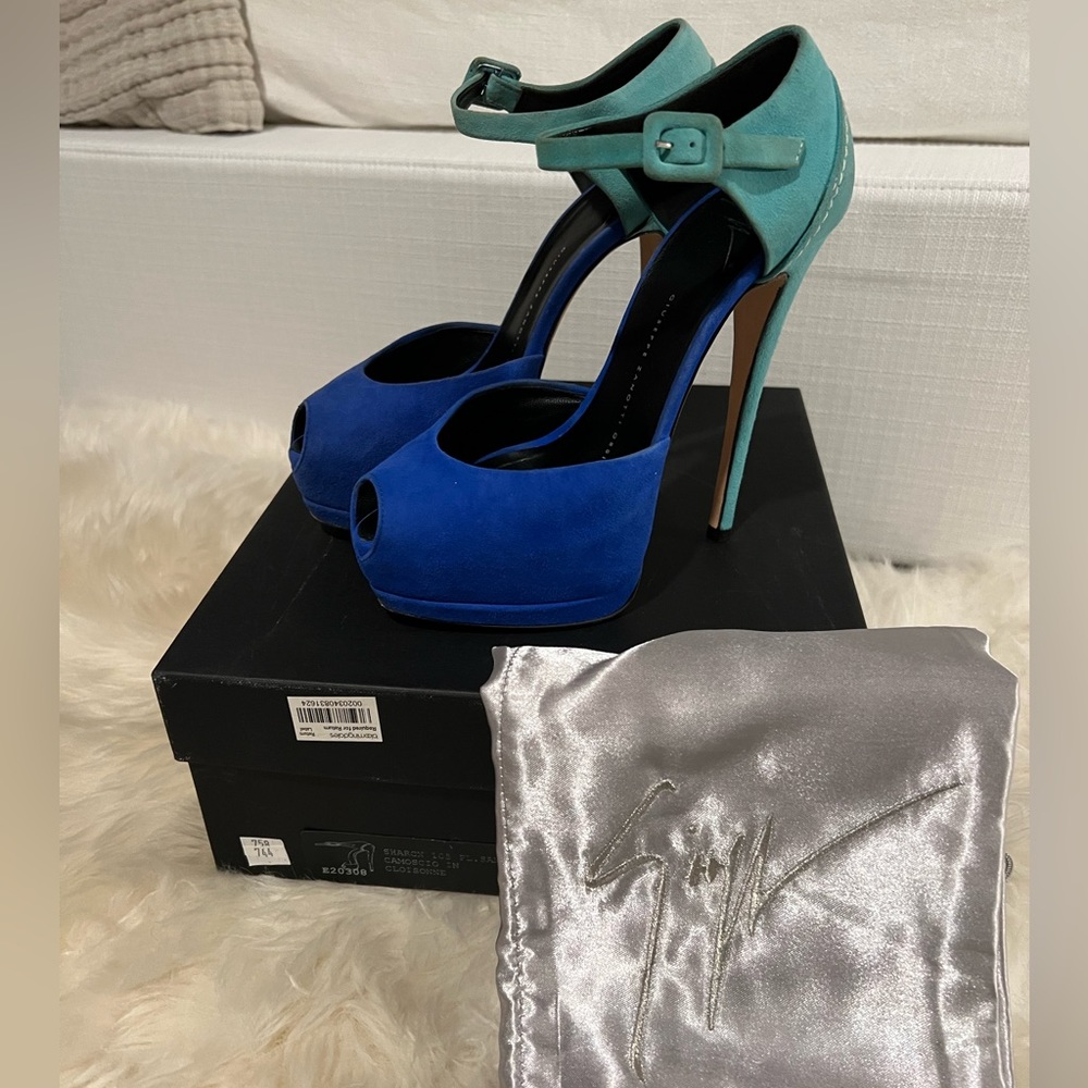 Giuseppe zanotti sz 36 blue/turquoise color block peel toe sandals